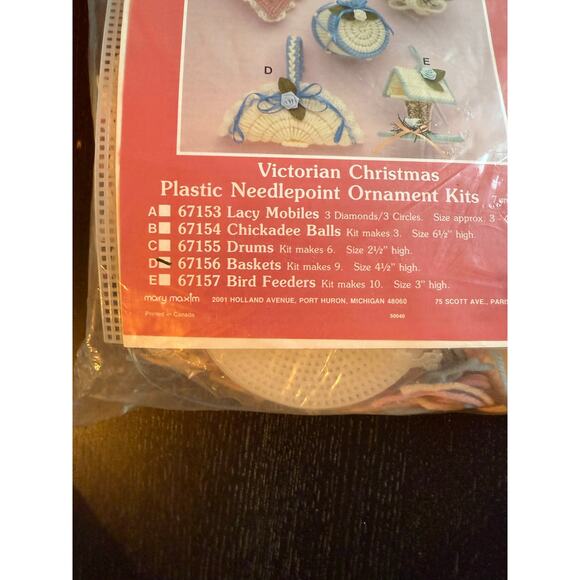 Mary Maxim Victorian Christmas Ornament Plastic Canvas Needlpoint Kit #67156 - Picture 3 of 3